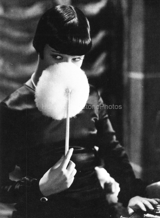 Louise Brooks 1927 5 .jpg